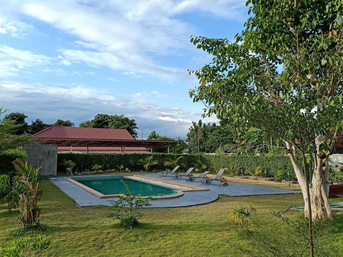 Relax Garden House Hotel Chiang Mai Bagian luar foto