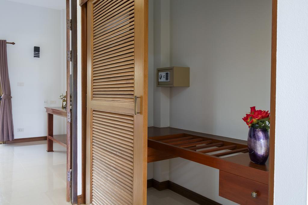 Relax Garden House Hotel Chiang Mai Bagian luar foto