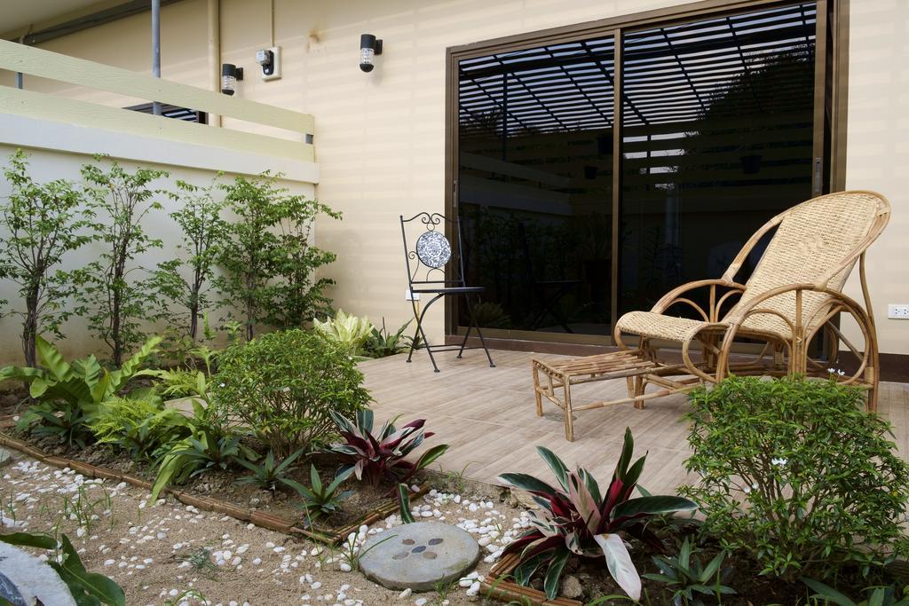 Relax Garden House Hotel Chiang Mai Bagian luar foto