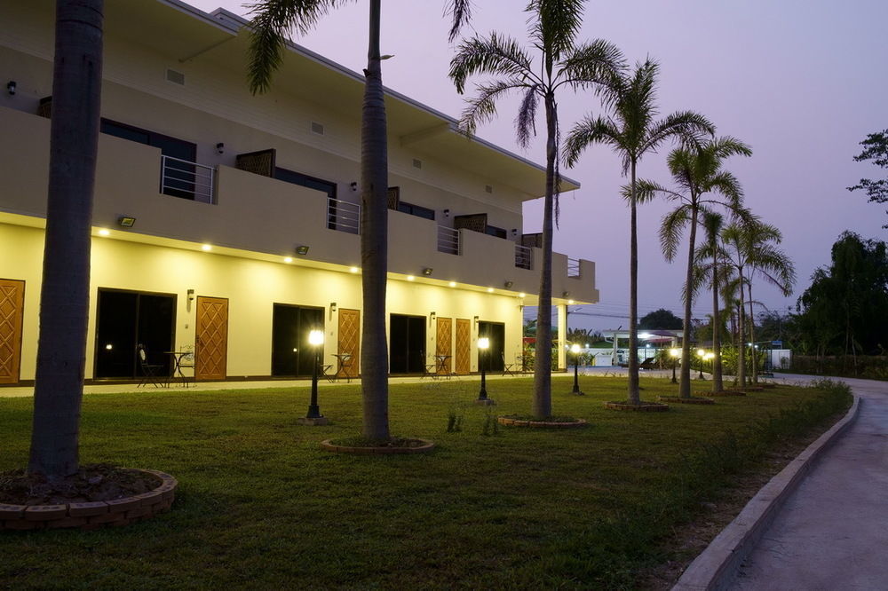 Relax Garden House Hotel Chiang Mai Bagian luar foto