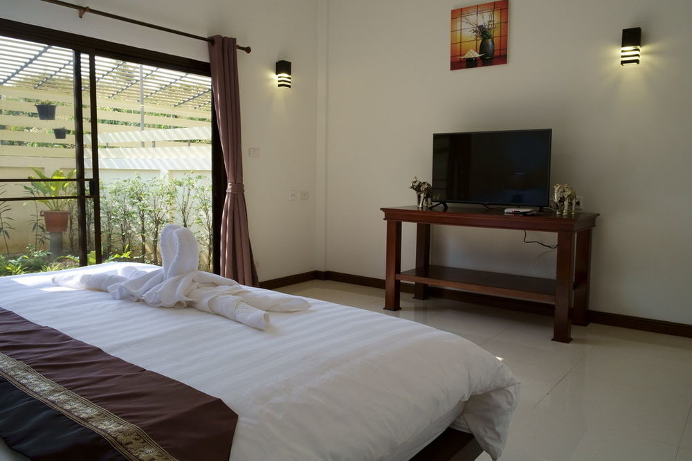 Relax Garden House Hotel Chiang Mai Bagian luar foto
