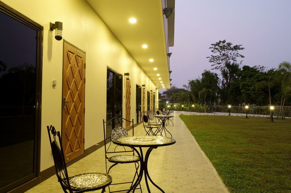 Relax Garden House Hotel Chiang Mai Bagian luar foto