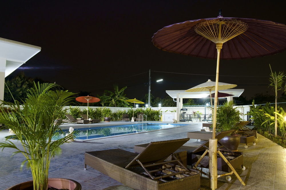 Relax Garden House Hotel Chiang Mai Bagian luar foto