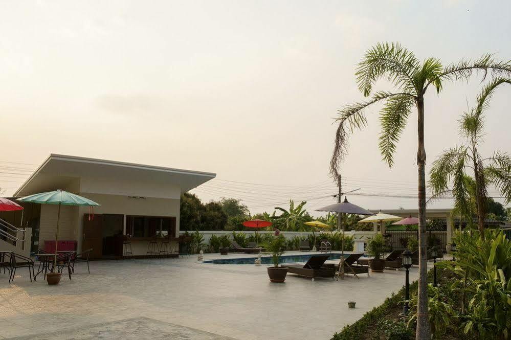 Relax Garden House Hotel Chiang Mai Bagian luar foto