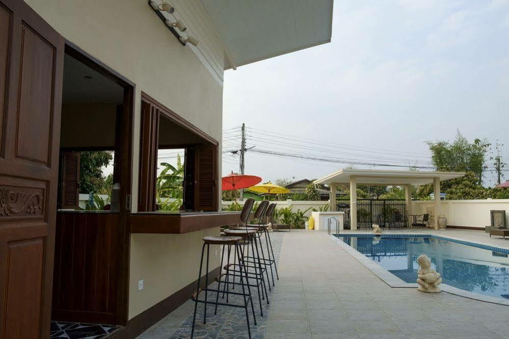 Relax Garden House Hotel Chiang Mai Bagian luar foto