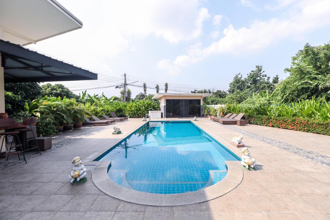 Relax Garden House Hotel Chiang Mai Bagian luar foto